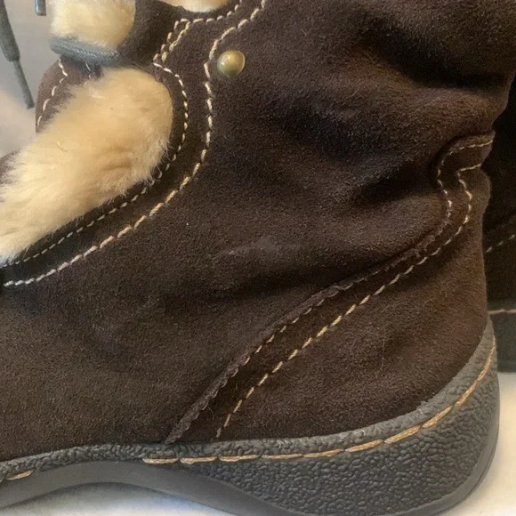 St. John’s Bay Brown fall/winter boots - Picture 8 of 11